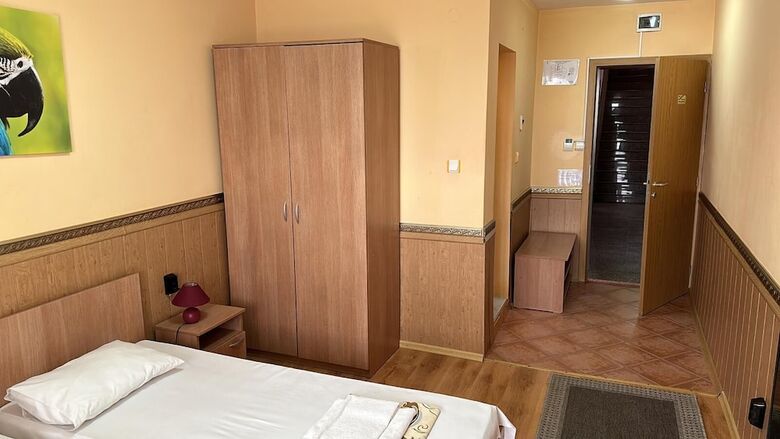 Hayat Hotel Ltd
