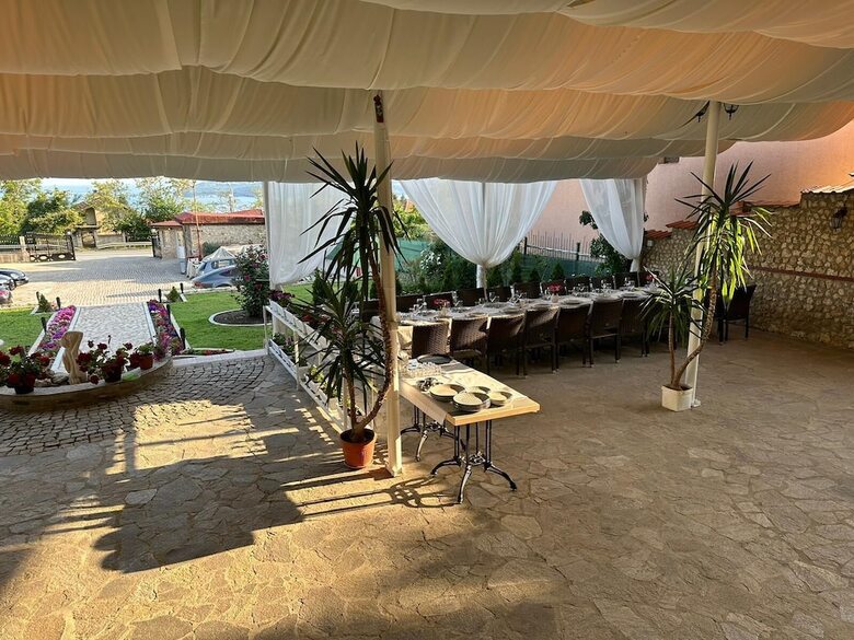 Hayat Hotel Ltd