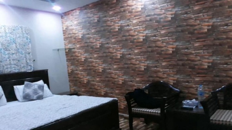 Kehkashan Huest House