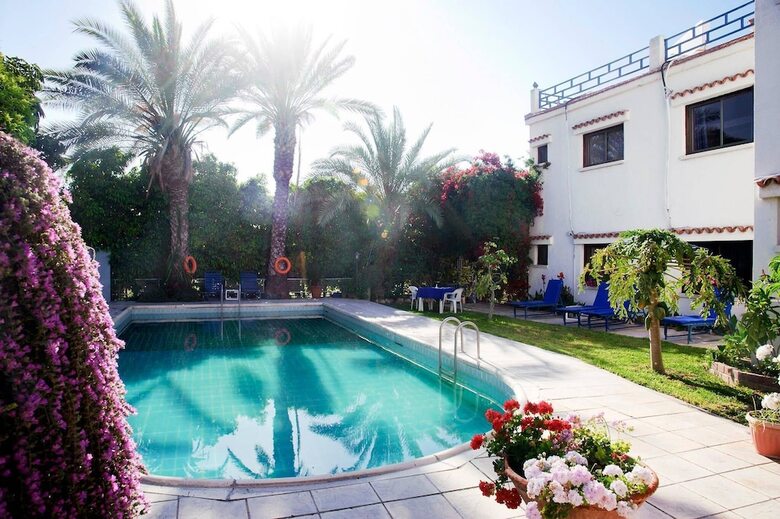 Room-studio In Polis - Just 800 M From T