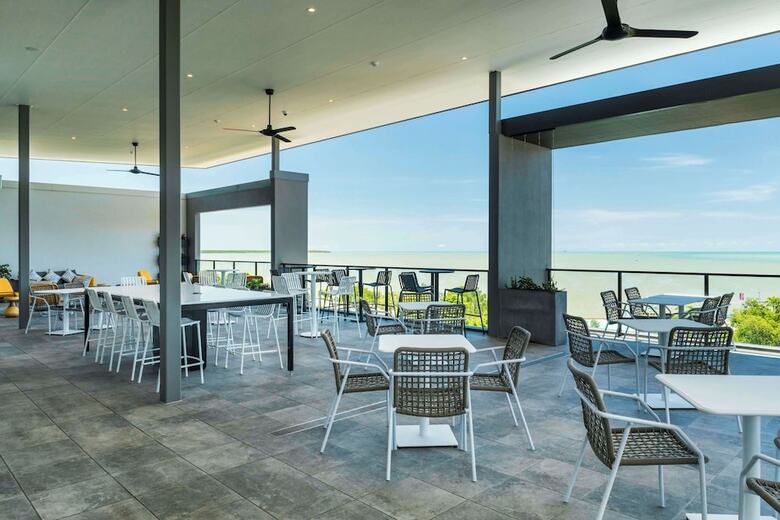Oaks Cairns Hotel
