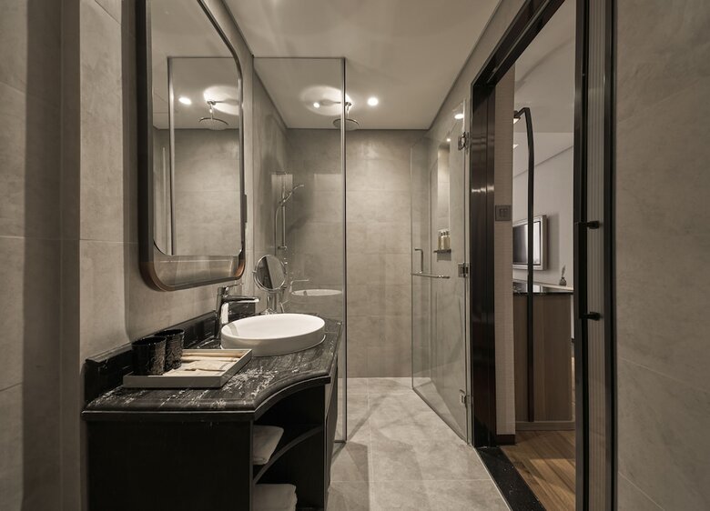 Hotel La Siesta Premium Saigon