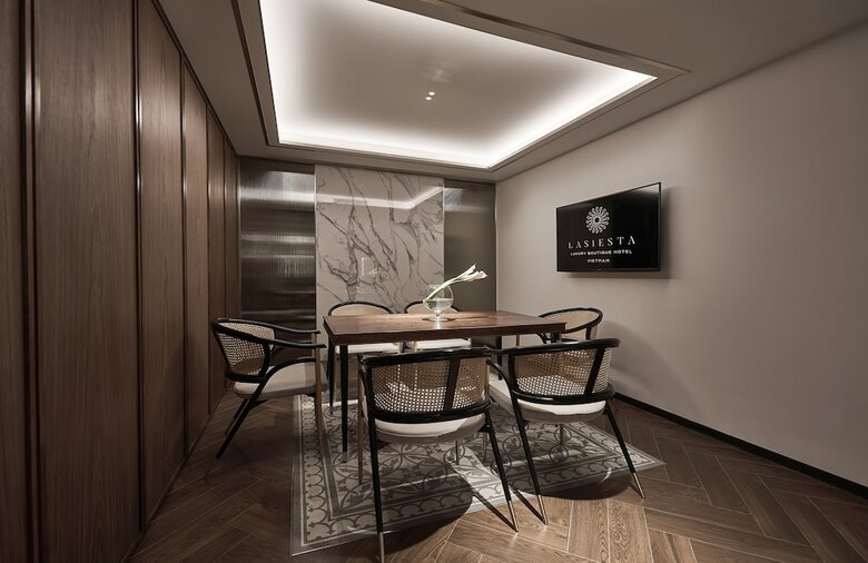 Hotel La Siesta Premium Saigon