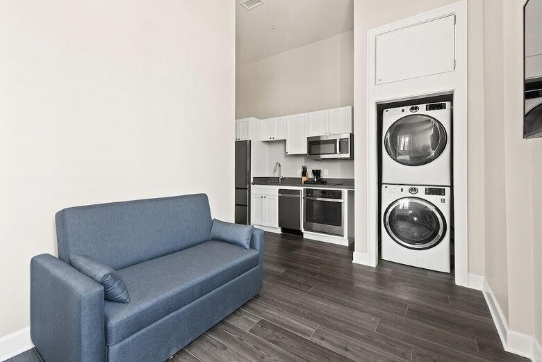 Aparthotel Bywater Suite Hotel