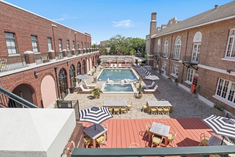 Aparthotel Bywater Suite Hotel