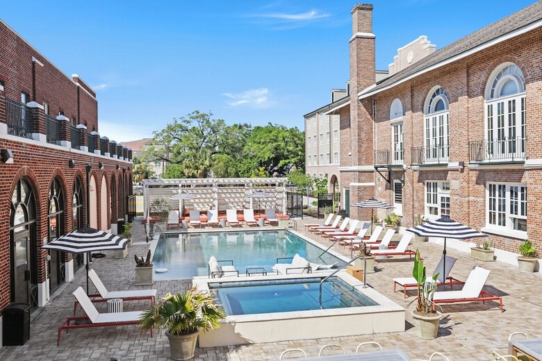 Aparthotel Bywater Suite Hotel
