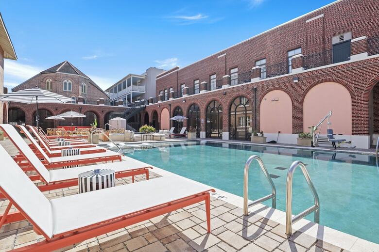 Aparthotel Bywater Suite Hotel