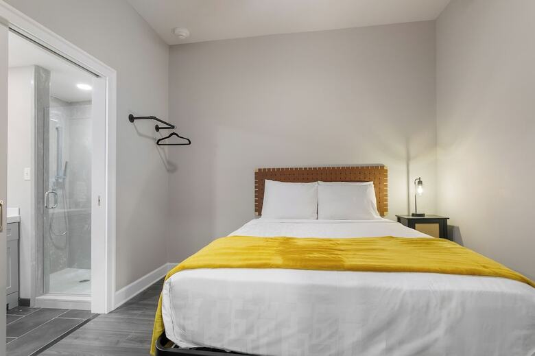 Aparthotel Bywater Suite Hotel