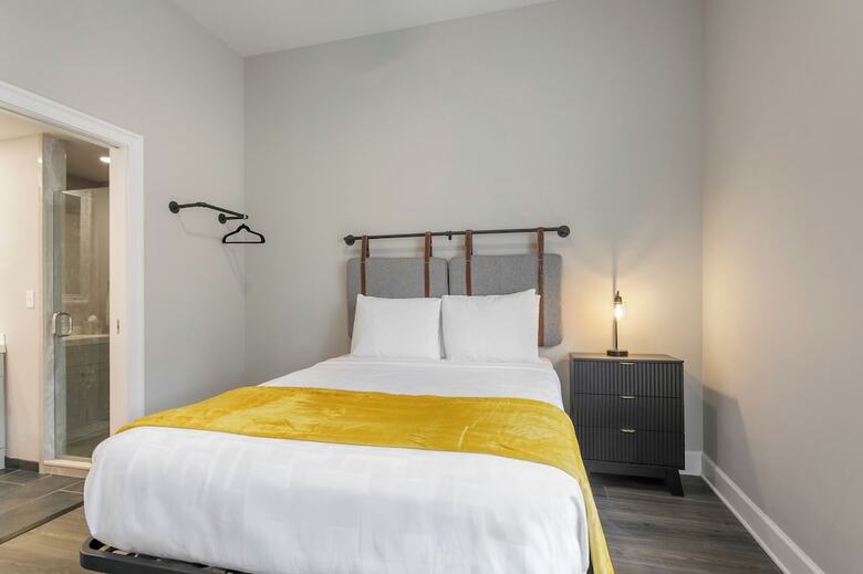 Aparthotel Bywater Suite Hotel
