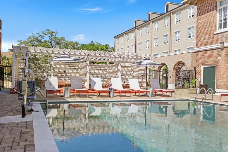 Aparthotel Bywater Suite Hotel