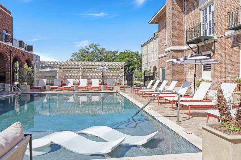 Aparthotel Bywater Suite Hotel