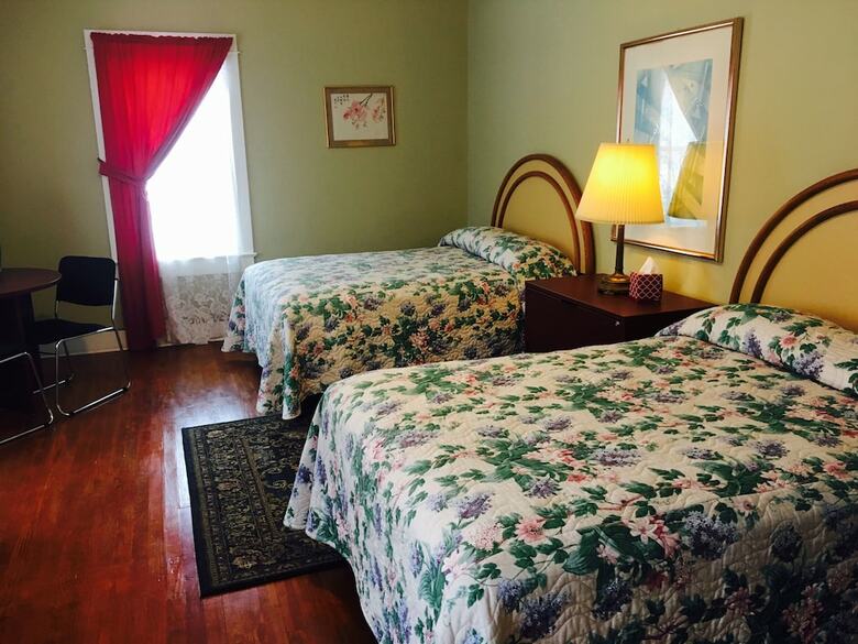 Kenoza Lake View Manor