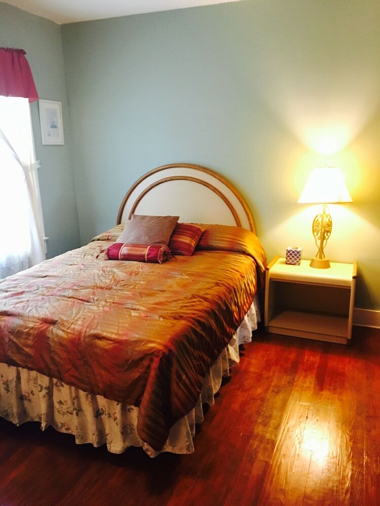 Kenoza Lake View Manor