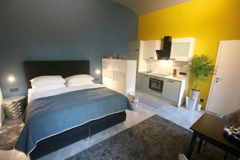 Street Living Hotel