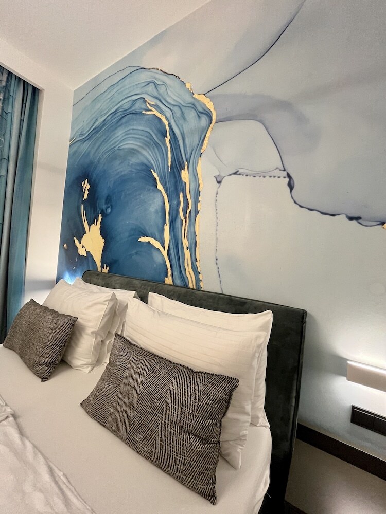 Street Living Hotel