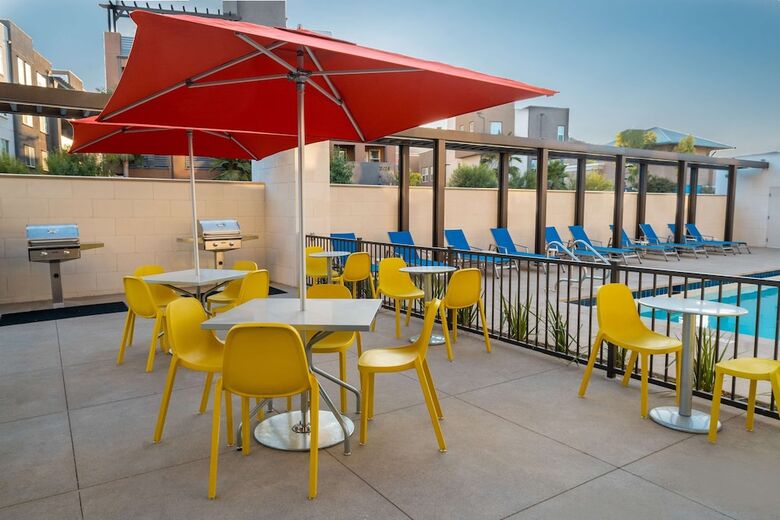 Hotel Home2 Suites By Hilton Corona