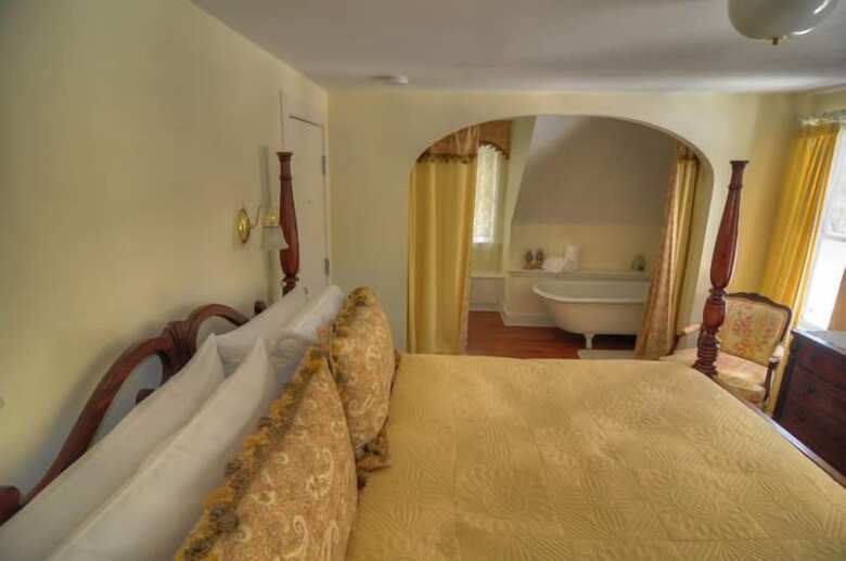 Bed & Breakfast Riverwood Inn