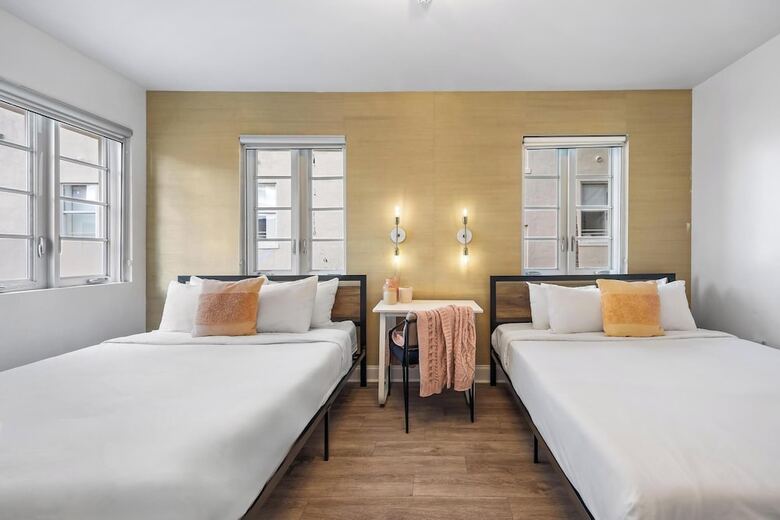 Hotel Luxuri Suites