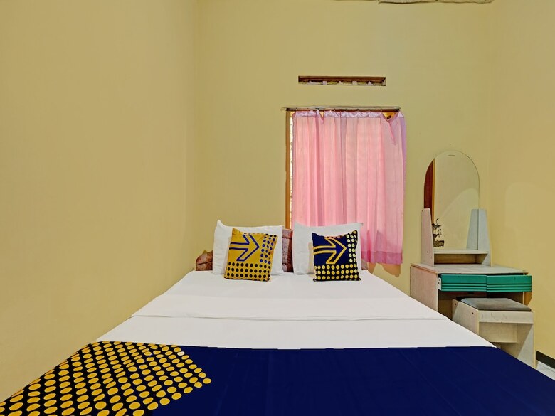 Spot On 92408 Hotel Renata 2
