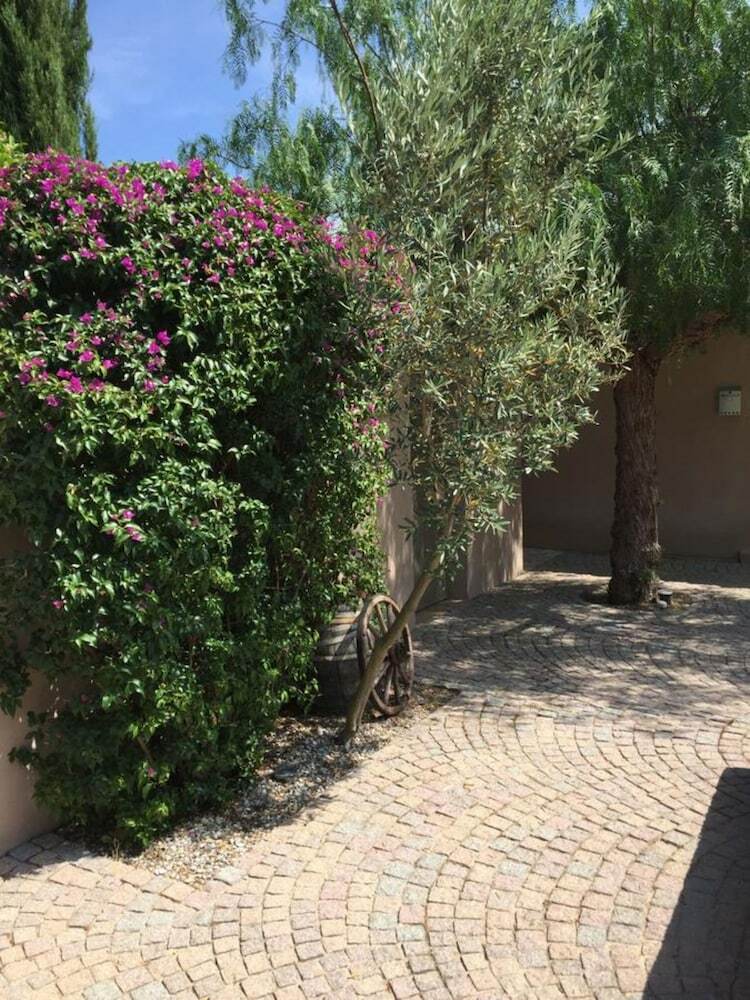 Auberge De L'oum�de