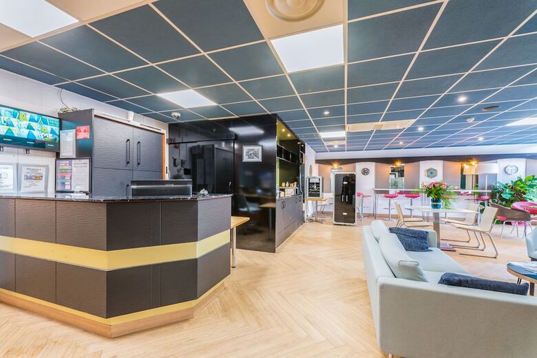 Hotel Zola 45 Bezons La Defense