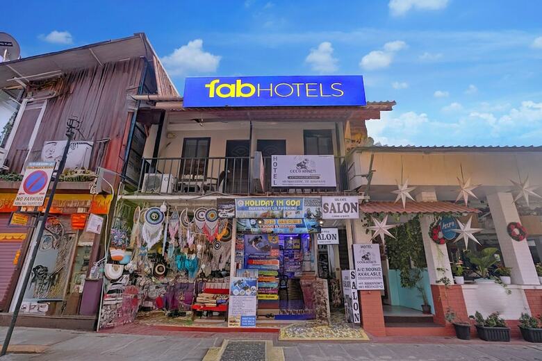 Fabhotel Coco Homes - Near Candolim Beach