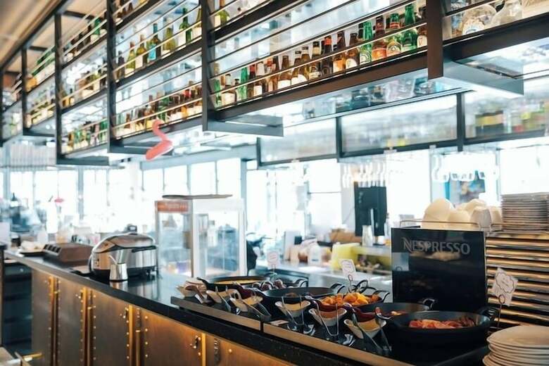 Hotel Moxy Osaka Umeda