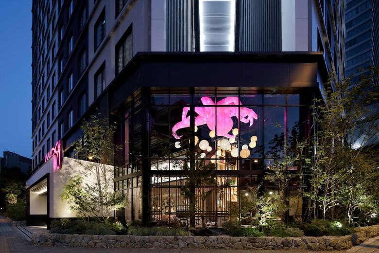Hotel Moxy Osaka Umeda