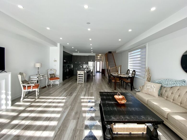Hotel Luxurious Waterfront Retreat