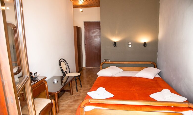 Petania Hotel & Apartments