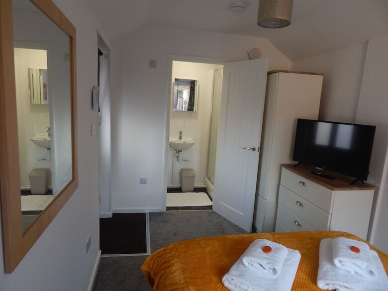 Brookfield En-suite Rooms