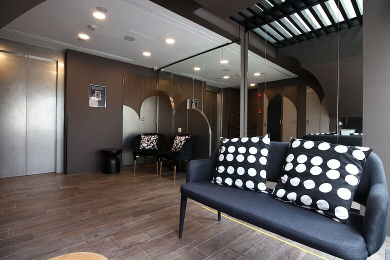 Hotel St Signature Bugis Beach, Dayuse, 5 Hours: 4pm-9pm