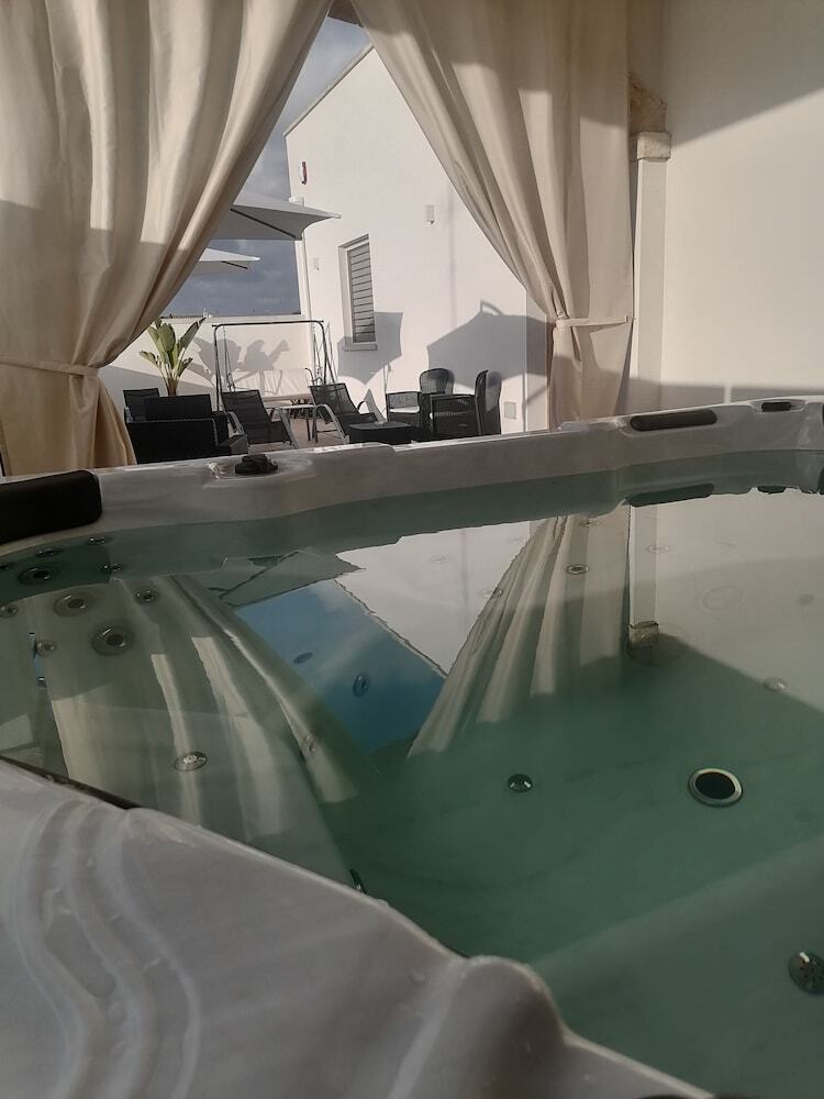 Aurosa Bed And Breakfast