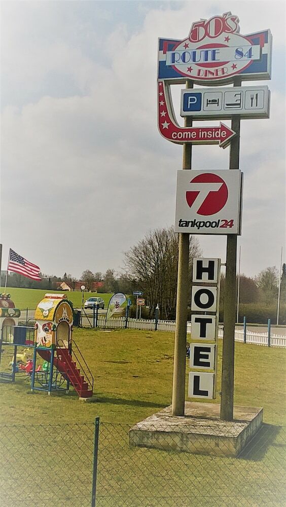 Motel Hotel Route 84