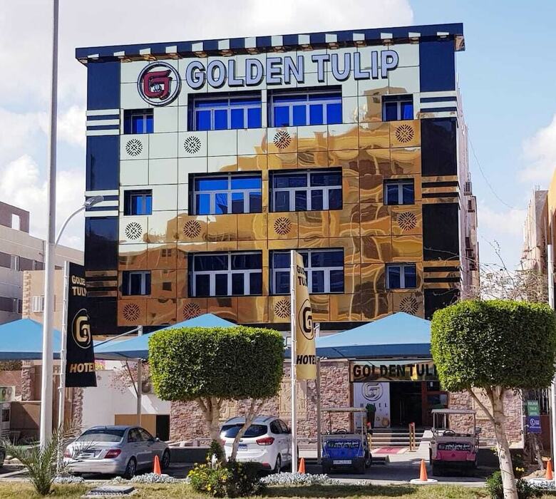 Aparthotel Golden Tulip Hotel October