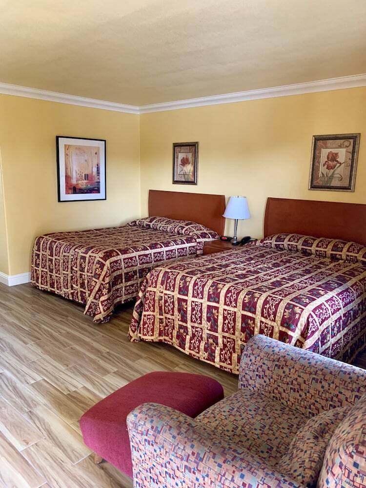 Town & Country Motel