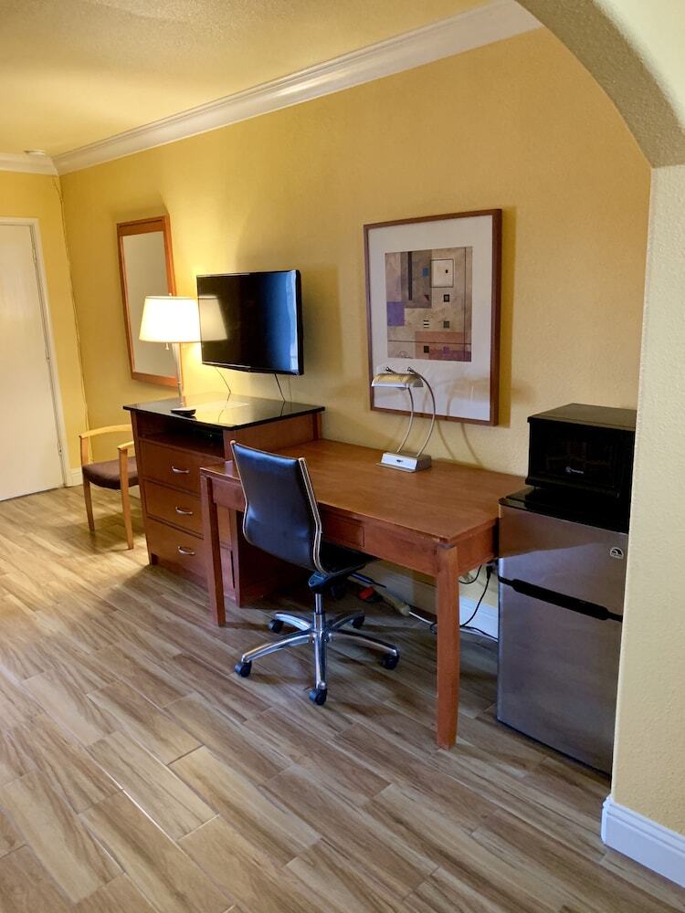 Town & Country Motel