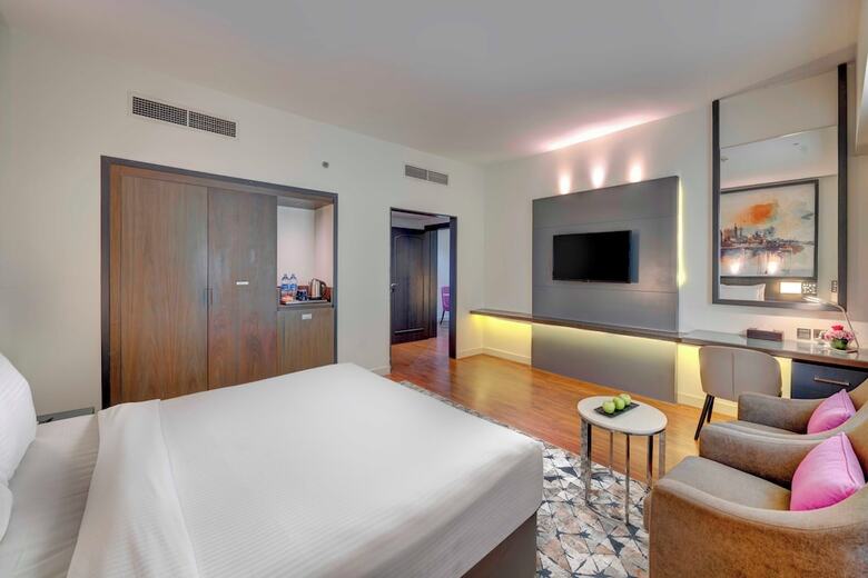Hotel Howard Johnson Plaza By Wyndham Dubai Deira