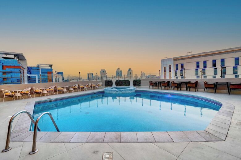 Hotel Howard Johnson Plaza By Wyndham Dubai Deira