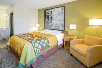 Hotel Super 8 Windsor/madison North
