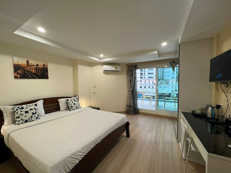 Hotel V Check Inn Sukhumvit 22