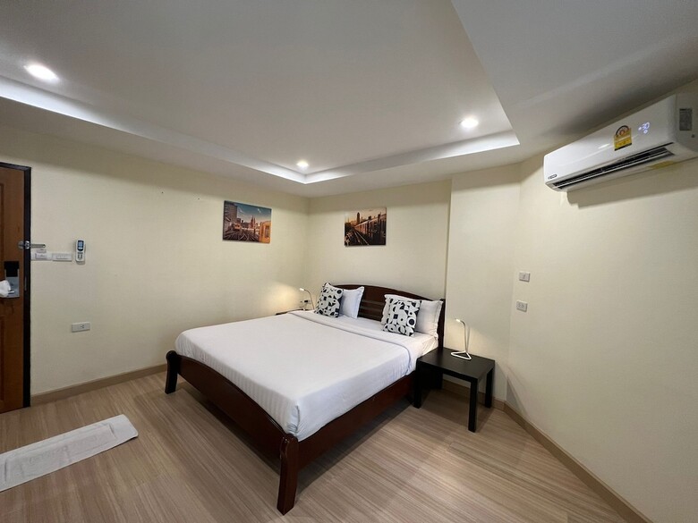 Hotel V Check Inn Sukhumvit 22