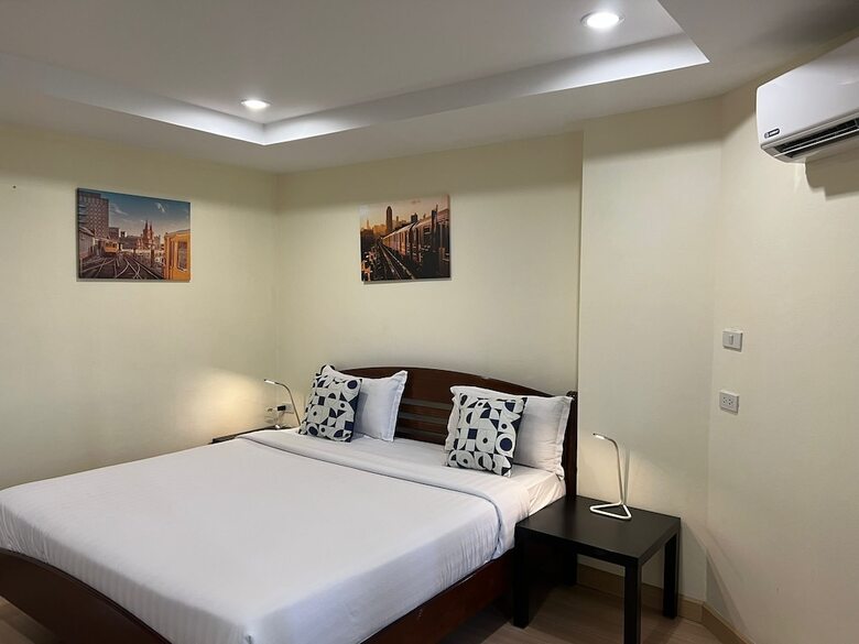 Hotel V Check Inn Sukhumvit 22