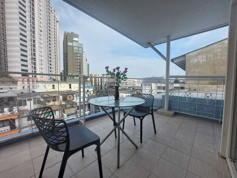 Hotel V Check Inn Sukhumvit 22