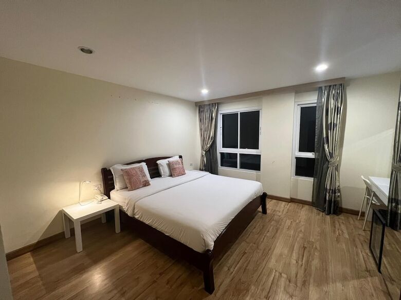 Hotel V Check Inn Sukhumvit 22