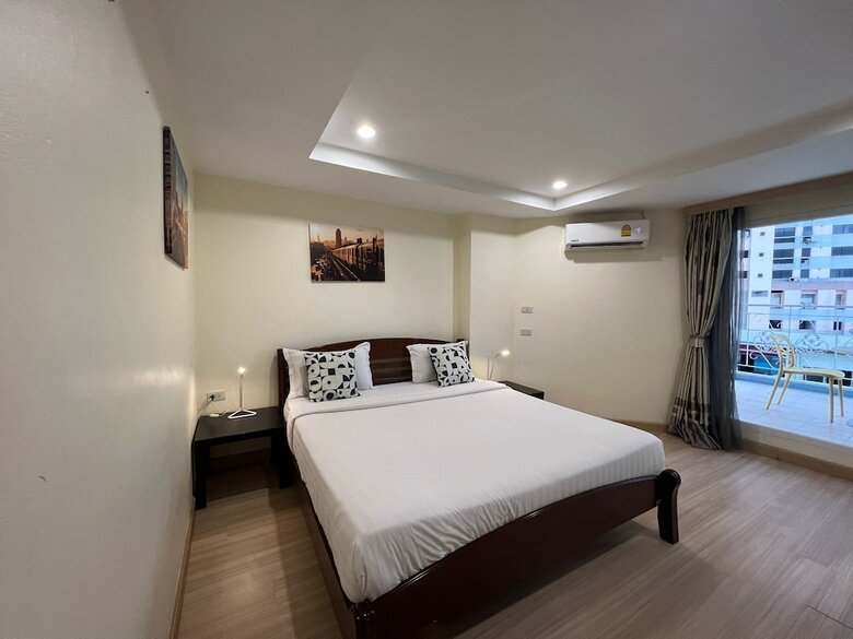 Hotel V Check Inn Sukhumvit 22