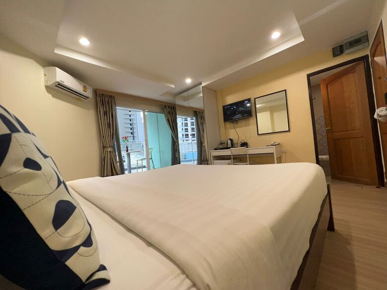 Hotel V Check Inn Sukhumvit 22