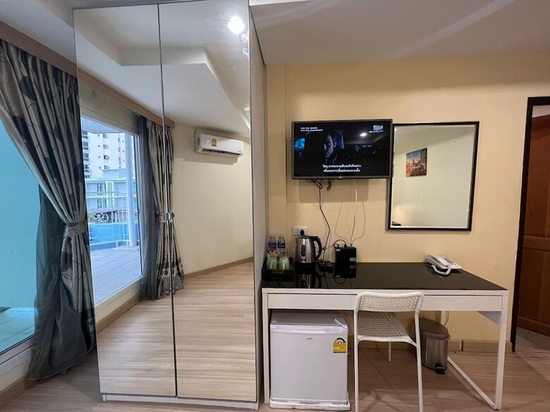 Hotel V Check Inn Sukhumvit 22