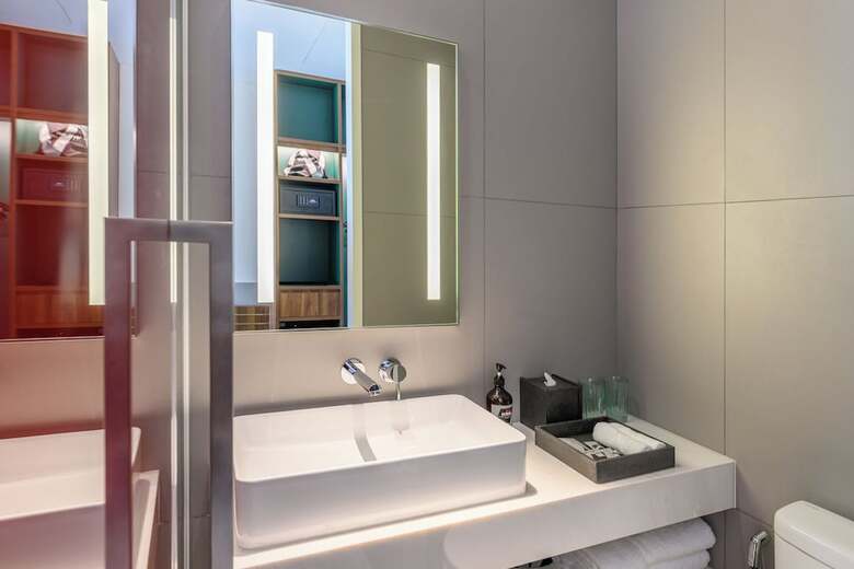 Hotel Wink Saigon Centre, Unscripted By Hyatt - 24 Hours Stay