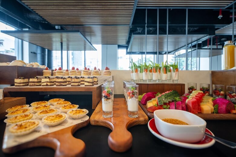 Hotel Wink Saigon Centre, Unscripted By Hyatt - 24 Hours Stay